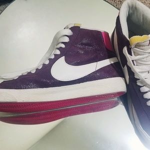 NIKE Women's Blazer Mid Suede 8.5